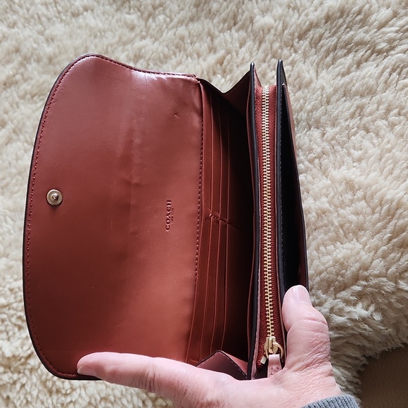 Gorgeous Coach Strawberry Colorblock Signature Leather Long Wallet ππ€π€π - Picture 12 of 16